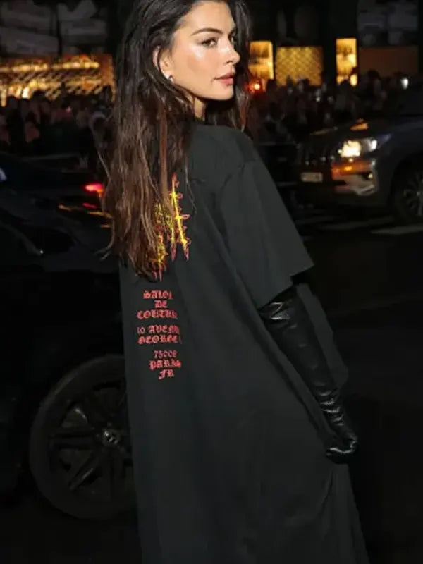 Anne Hathaway Paris Fashion Week 2025 Black T-Shirt
