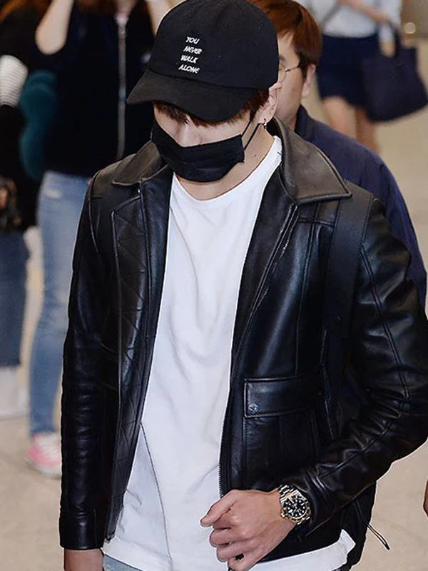 BTS-Incheon-Airport-Jungkook-Black-Leather-Jacket-03