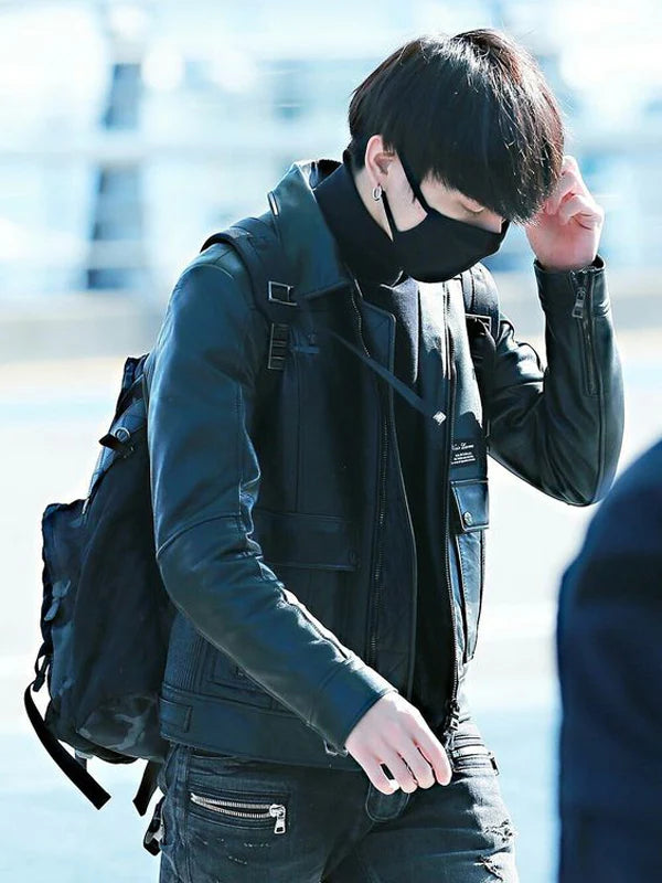 BTS-Incheon-Airport-Jungkook-Black-Leather-Jacket-04