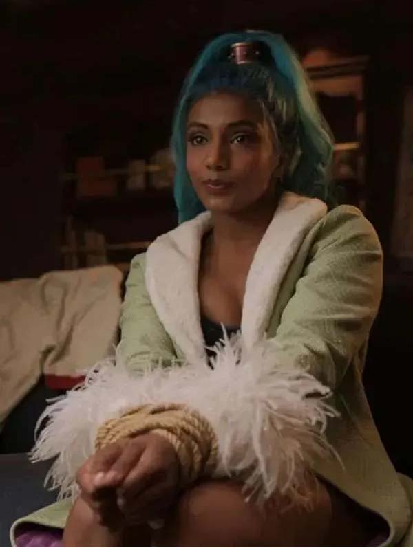 Charithra Chandran green coat One Piece S02 stylish outfit