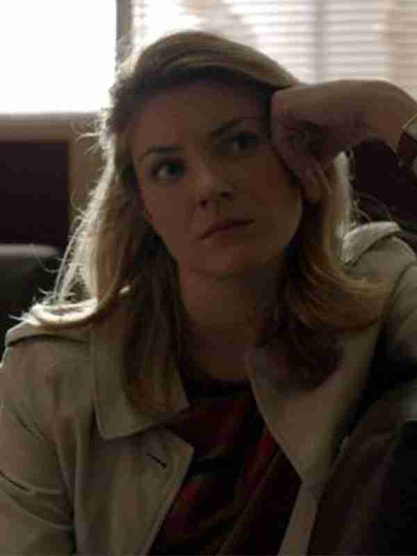 
Connie Murphy Narcos S03 Grey  Coat
