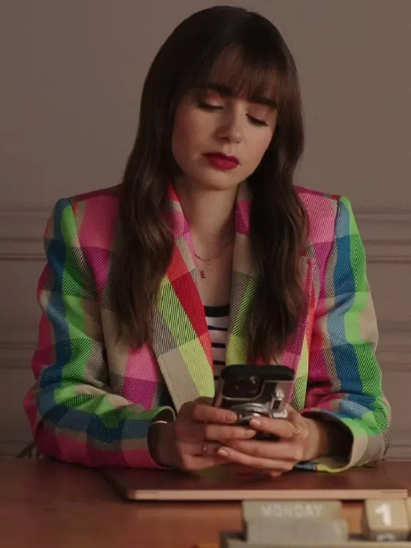
  Emily in Paris S03 Lily Collins Blazer
