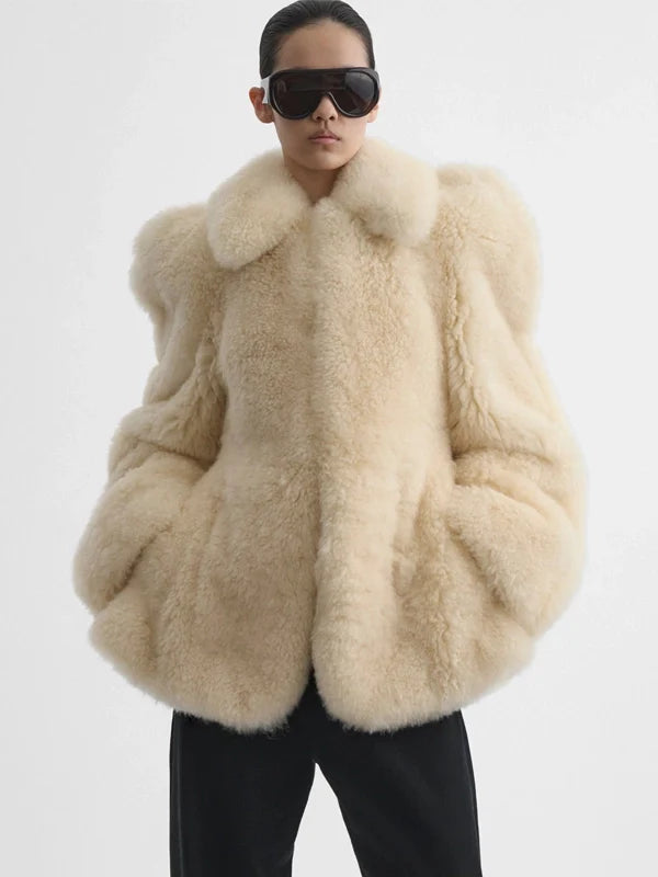 Kendall-Jenners-Phoebe-Philo-White-Fur-Coat