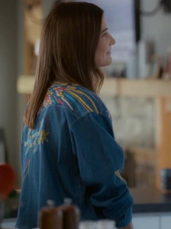 
Shrinking Cobie Smulders Denim Shacket
