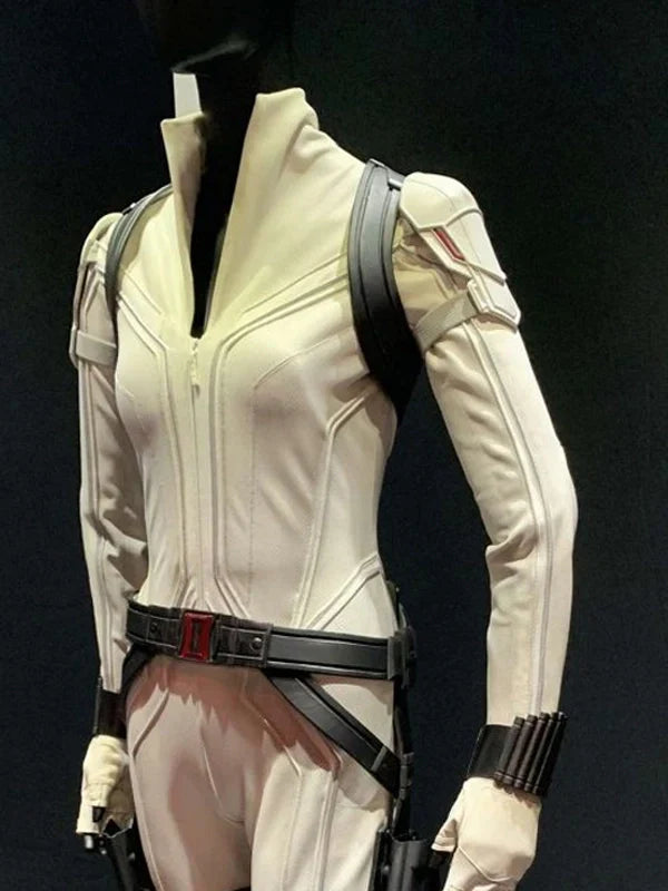 scarlett-johansson-white-leather-jacket
